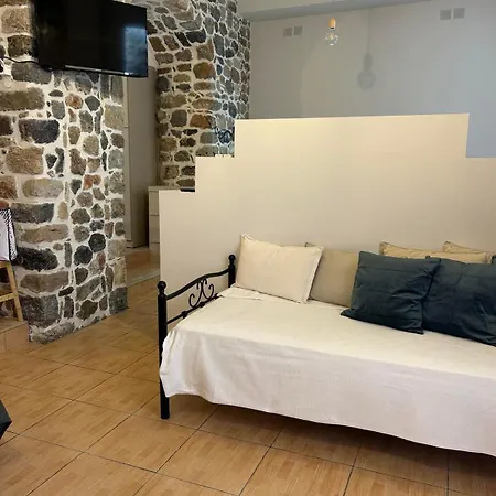 Lithos Family Kálymnos